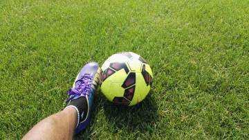 首度目睹落后时不速捡球，竟先嘲讽再庆祝连击，令人汗颜！｜欧亿体育（配图示意）