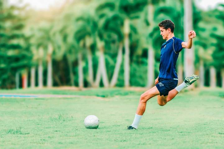 雄安体育中心天然草足球场，高分通过FIFA顶级认证